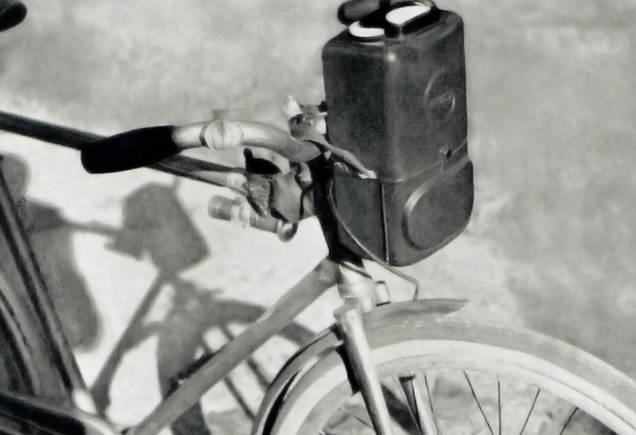 Radio designed by Tesla and Livio Castiglioni